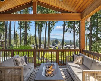 Elk House - Ev Charger - Hot Tub - Pups Allowed - Cle Elum - Balkon
