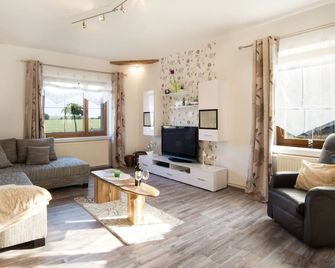 Charming Retreat Ballenstedt - Ballenstedt - Wohnzimmer
