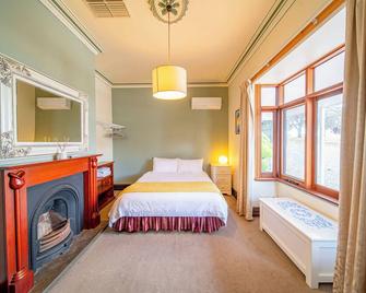 Condor Estate Spacious with Vineyard & Fireplace - Maslin Beach - Habitación