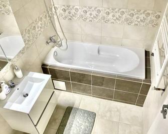Sun Plaza Apartment - Bucarest - Salle de bain