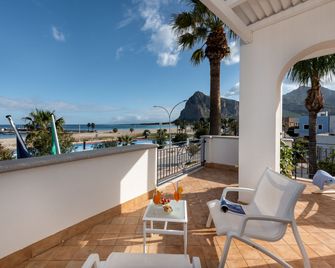 Hotel Ristorante Mediterraneo Faro - סן ויטו לו קאפו - מרפסת