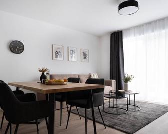 Schicke Apartments in Osnabrück I private Parkplätze I home2share - Osnabrück - Essbereich