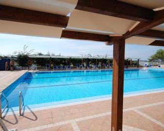 Camping Village La Pineta - San Vito Lo Capo - Pool
