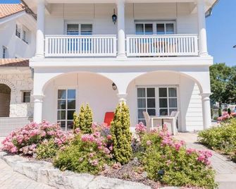 Belle Maison - Das Kleine Hotel - Werbach - Building