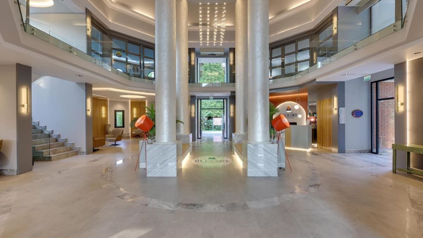 ذا جراند بلو سكاي إنترناشونال