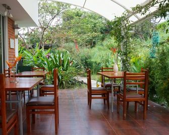 Mindo Real - Mindo - Patio
