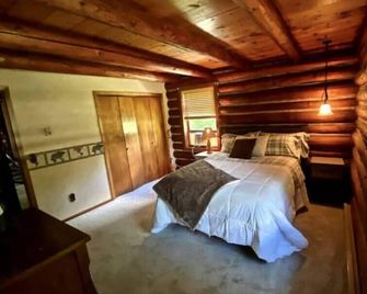 Log Home w/ Shared Beach and Game Room. - Walker - Bedroom