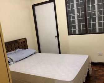 3-Br Towhnouse In Tagaytay - Tagaytay - Bedroom
