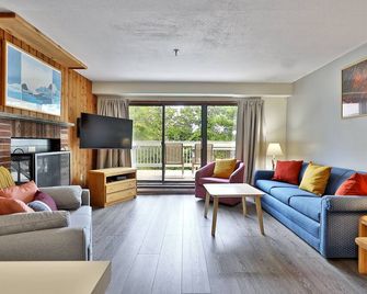 Mountain Green Resort by Killington VR - 2 Bedrooms - Killington - Living room