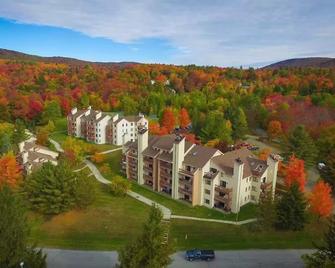 Walk to Mount Snow, Cozy, Clean and Comfortable! - Dover - Building