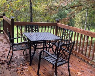 Indian Creek Cabin, Mckee Ky- 2 Br Cabin On The Rockcastle River In Mckee, Ky! - Mc Kee - Balcony