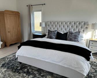 Luxury Cottage In Davis Bay, Bc. - Sechelt - Schlafzimmer