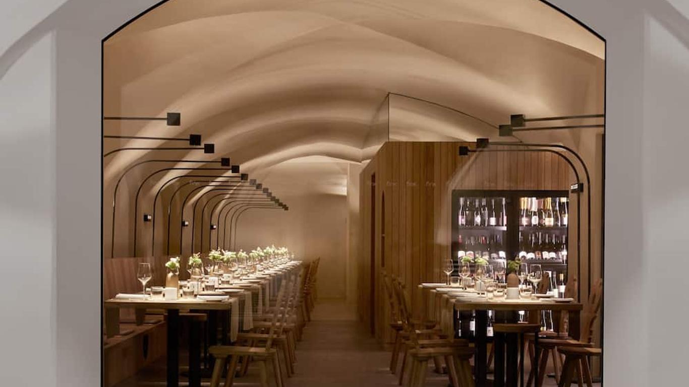 fink Restaurant & Suites