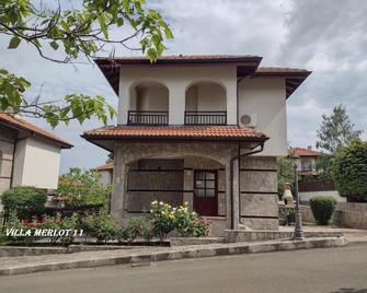 Къща за гости Мускат 2 - Aheloy - Edificio