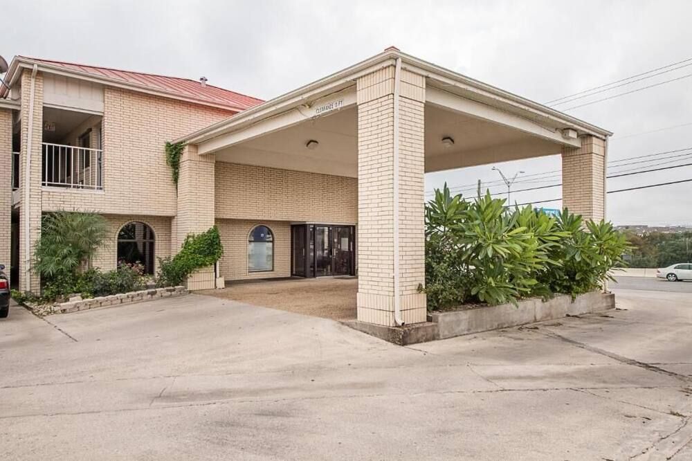 Motel 6 San Antonio - Fiesta - San Antonio - Gebäude