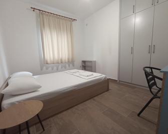 Hostel Hangout - Bar - Habitación