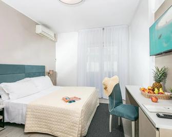 Hotel Pigalle - Jesolo - Bedroom