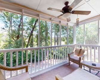 Beach Golfer's Nest - Little River - Balcony