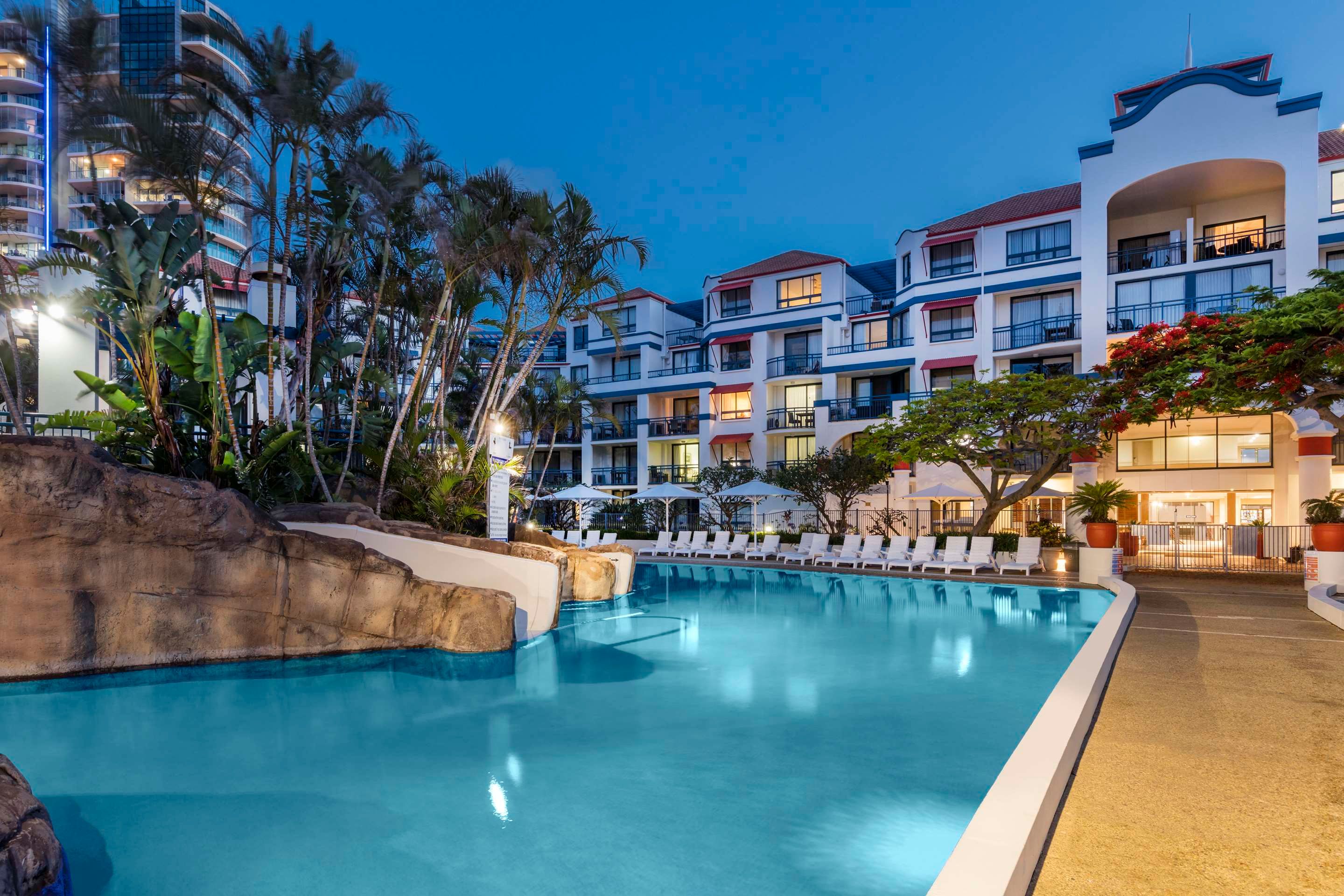 Oaks Gold Coast Calypso Plaza Suites - Coolangatta - Piscina