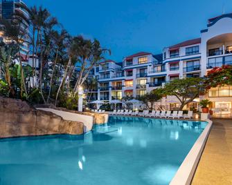 Oaks Gold Coast Calypso Plaza Suites - Coolangatta - Bazén