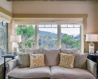 Orcas Island, Crescent Beach Cottage #252 - Eastsound - Living room