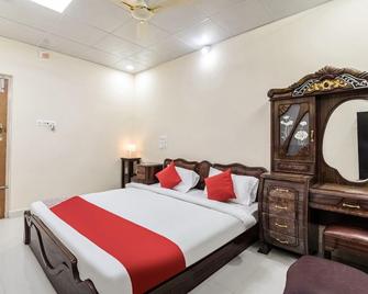 Hotel O Chittoor Railway Station Formerly Four Oaks - Chittoor - Habitación