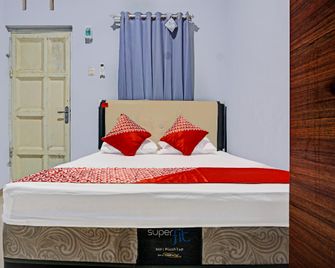 OYO 91219 Adhyaksa Homestay Makassar - Makassar - Habitación