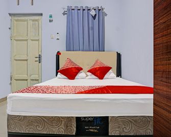OYO 91219 Adhyaksa Homestay Makassar - Makassar - Habitación