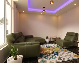 Mintotel Wayanad - Sultan Bathery - Lounge