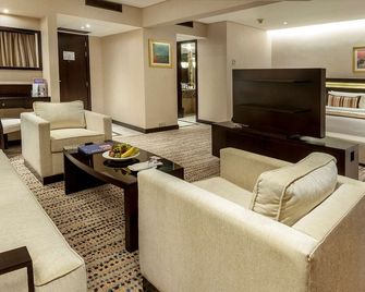 Golden Tulip Bahrain - Manama - Schlafzimmer