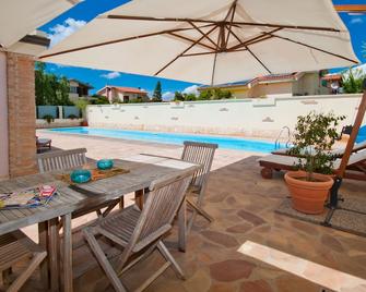 Gentarrubia - Capoterra - Pool