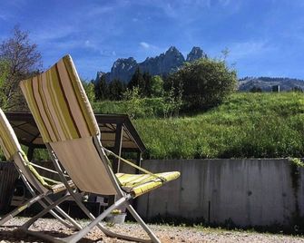 Le Fenil - Gîte with panoramic view in a quiet location - Talloires-Montmin - Ban công
