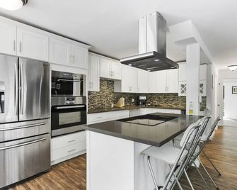 Epicurean remodel in central location - Seattle - Kitchen