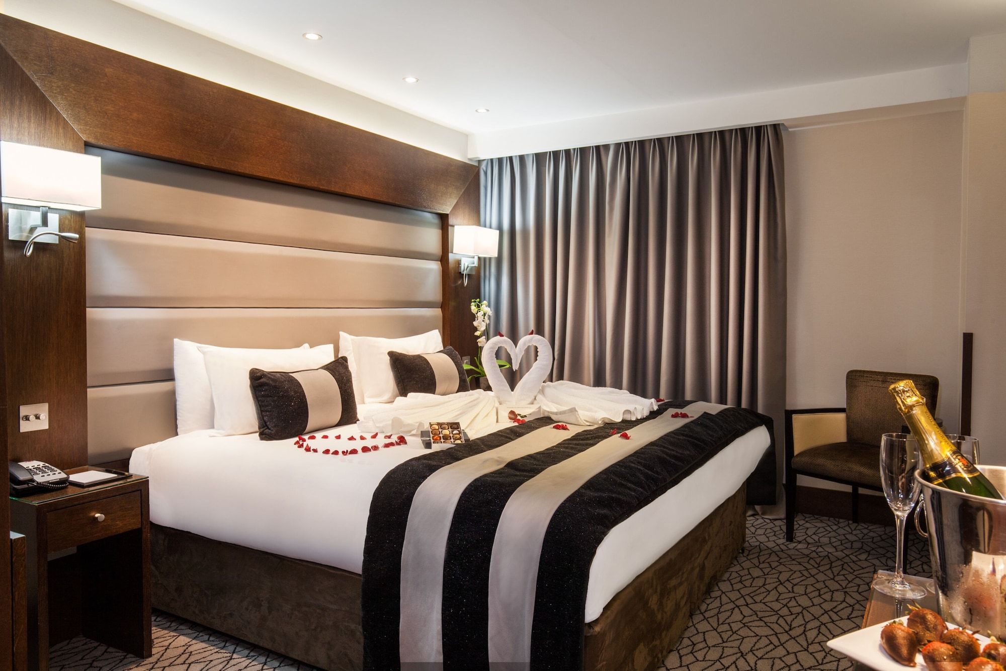 بست وسترن شافتسبري بادينغتون كورت لندن - لندن - غرفة نوم