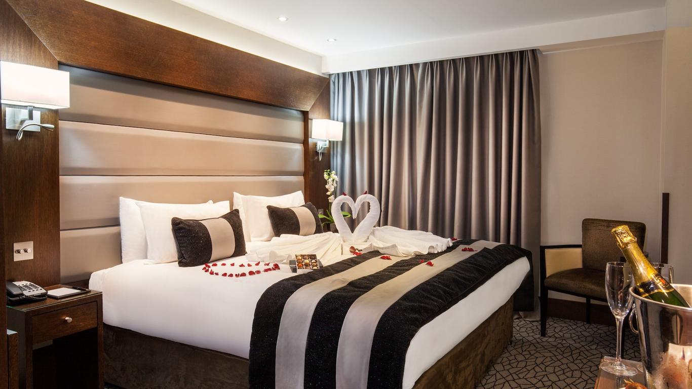 Park Grand Paddington Court