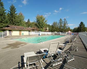 Mount Vernon Rv Campground - Bow - Piscina