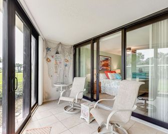 Anastasia's Treasure 2 BR 2BA /Ground Floor Great Location Beach Front Complex - Saint Augustine Beach - Balcon