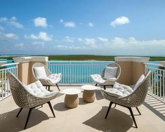 The Blue Haven Resort - פרובידנסיאלס - פטיו