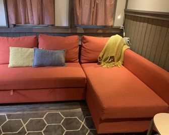 The Junebug Studio - Robbinsville - Wohnzimmer