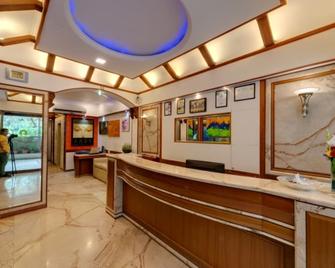 Hotel Regal Enclave - Bombay - Resepsiyon