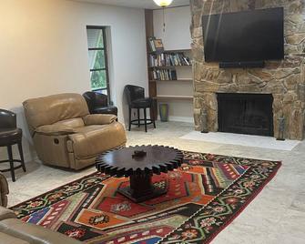 Hobe sound 8 minutes away from the beach! Walk into Jonathan Dickinson park! - Hobe Sound