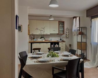 Apartment in quiet cottage area salt pans reserve - Nubia - Dining room