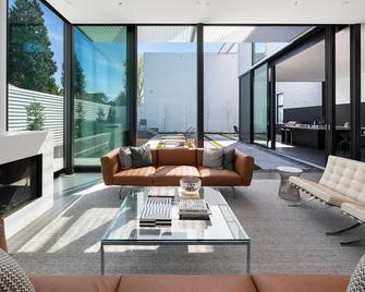 Downtown Healdsburg Luxury Glass Pavilion - Healdsburg - Living room