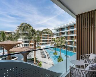 Kora Beach Resort Phuket - Phuket City - Pool