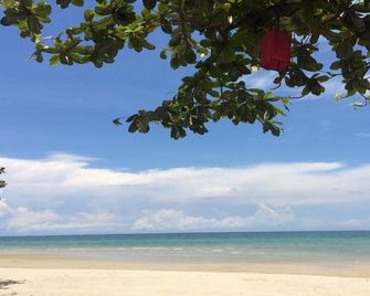 Cookies Hotel - Ko Chang - Beach