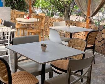Skema House - Garden Skemaplus - Quito - Restaurant