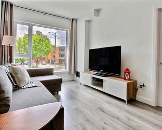 Initial - Pilote - Centre-Ville De Québec - קוויבק סיטי - סלון