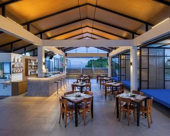 Neo Dipatiukur Bandung By Aston - Bandung - Restaurante
