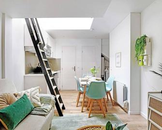 Résidence à proximité de Paris - 勒·克里姆林·比塞特 - 客廳