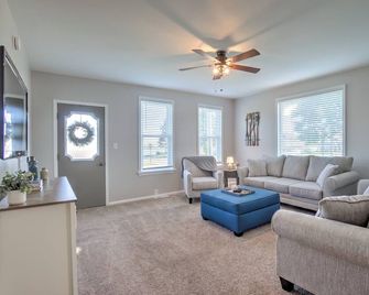 Hot Tub + Fenced Yard / Near Grand Haven - Spring Lake - Sala de estar